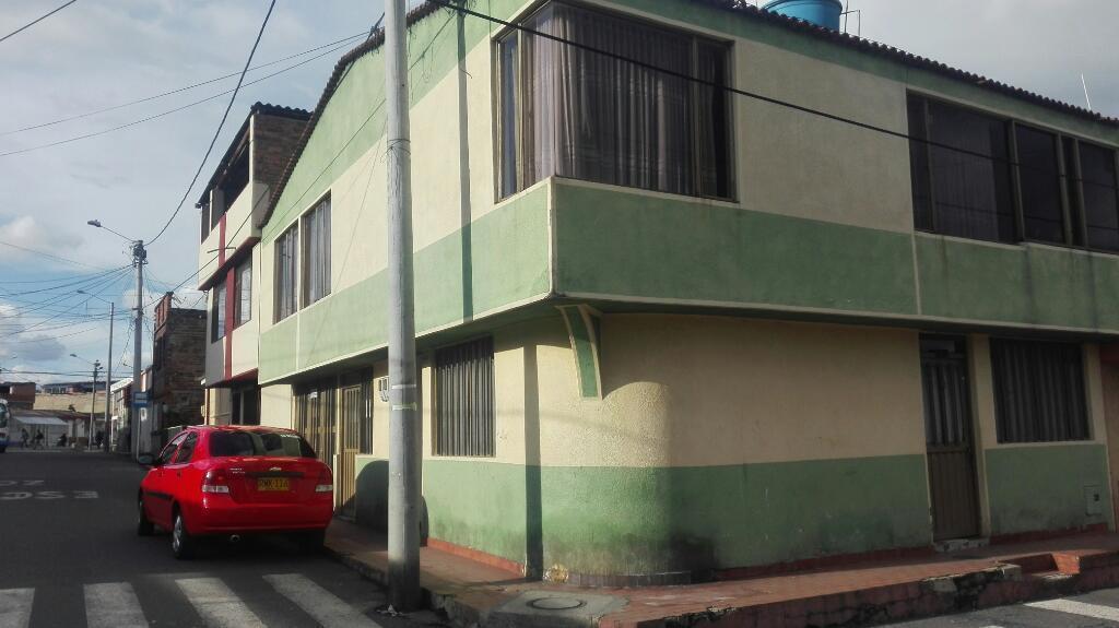 Vendo casa con dos apartamentos y altillo