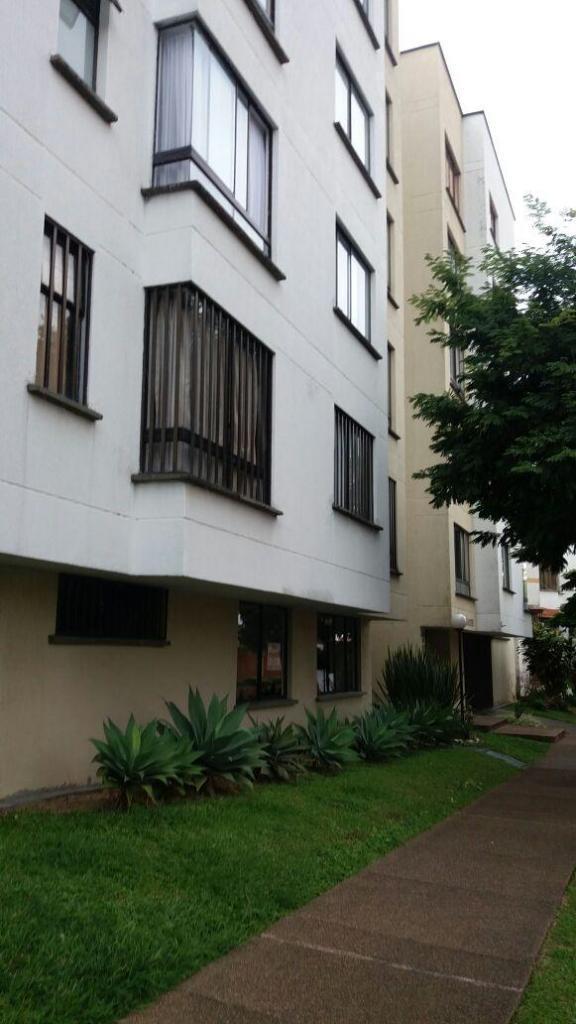 Vendo Apartamento Pinares Area 110 Mts Ascensor Garaje