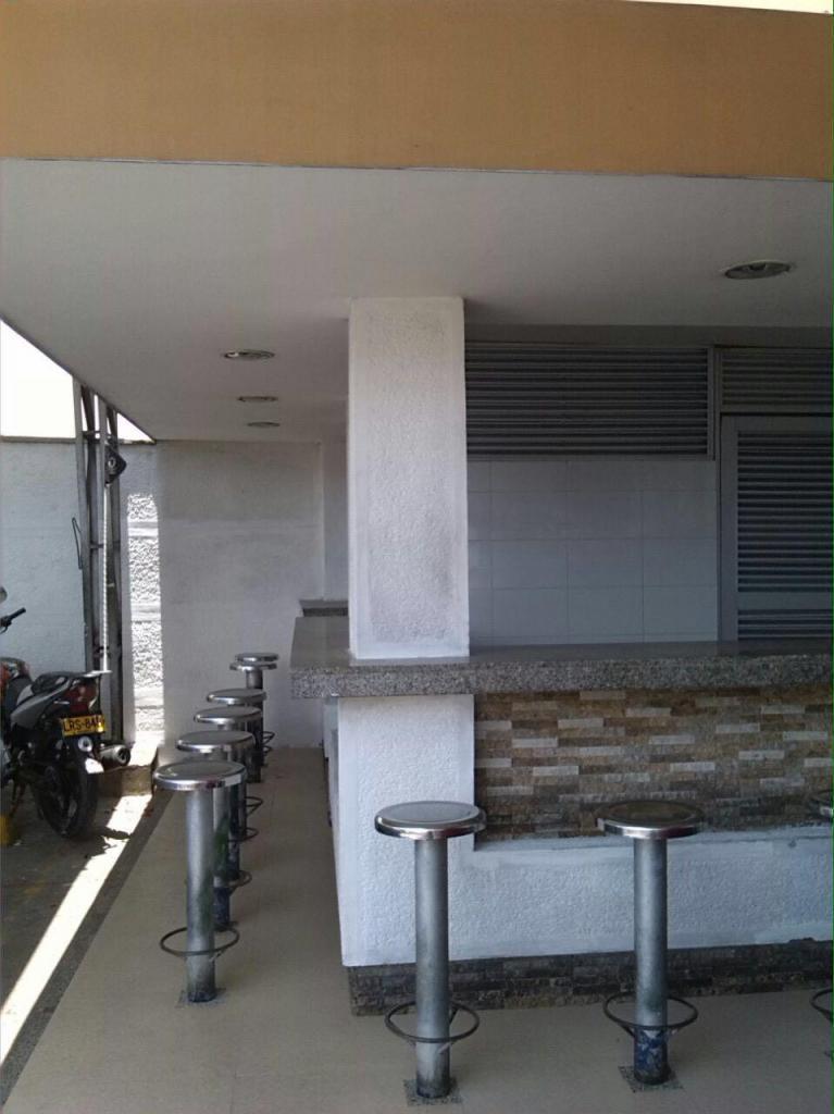 LOCAL COMERCIAL 20 MTS PARA CAFETERIA $850.000 RECREO