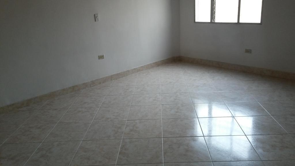 EN ALQUILER CASA EN LOS CALASANZ. 10561 sf