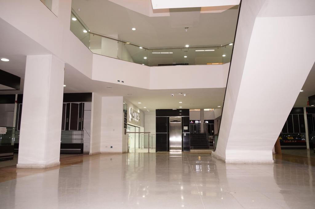LOCALES COMERCIALES SAN ADRESITO