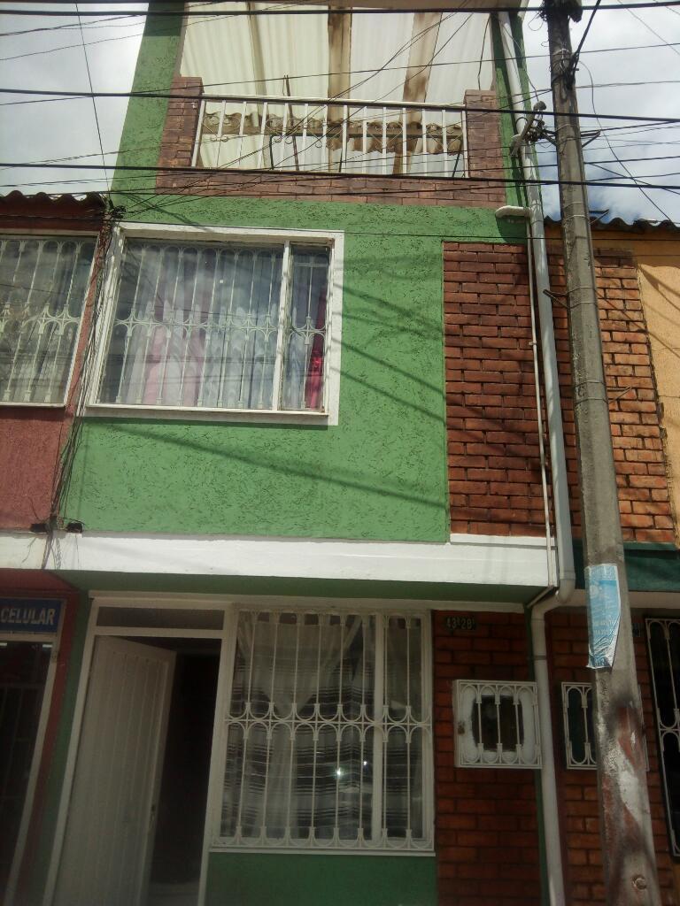 Vendo casa de 3 por 12 mts barrio Santa Catalina boita