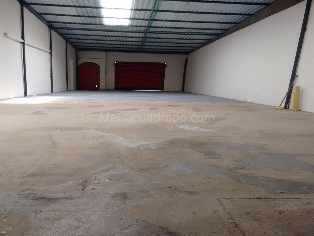 ARRIENDO BODEGA BARRIO GUAYAQUIL