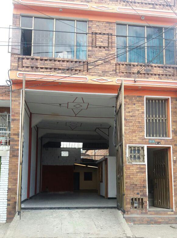 Arriendo Bodega Carvajal