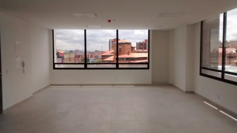 Oficina En Arriendo En Bogota La Carolina Cod. AVG1760