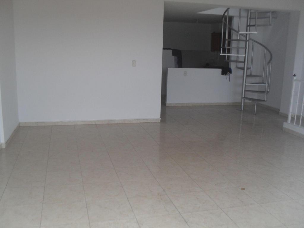 ARRIENDO HERMOSO APARTAMENTO DUPLEX ALFONSO LOPEZ AMPLIO EXCELENTE UBICACION