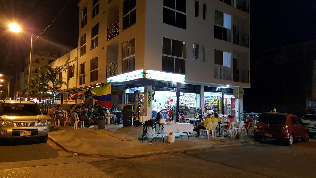 Se alquila espacio en minimarket