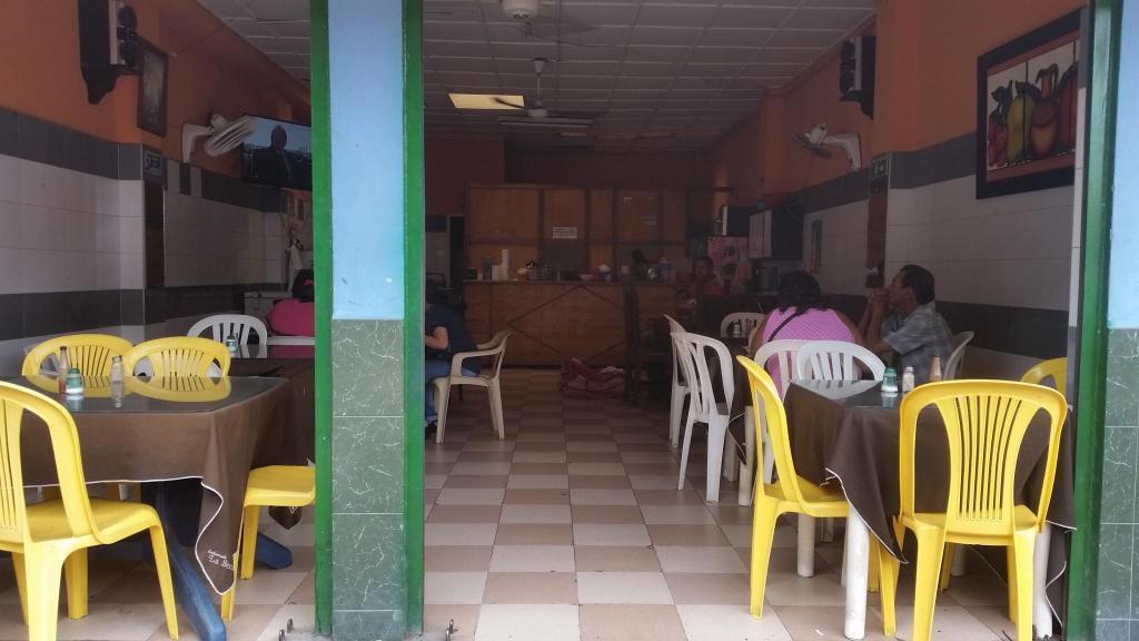 VENDO RESTAURANTE ACREDITADO