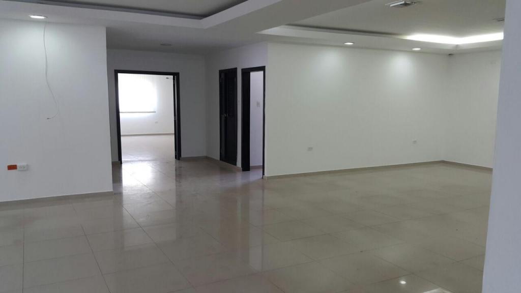 CASA COMERCIAL, IDEAL PARA IPS, BANCO, TOTALMENTE REMODELADA, MODERNA, SECTOR COMERCIAL!