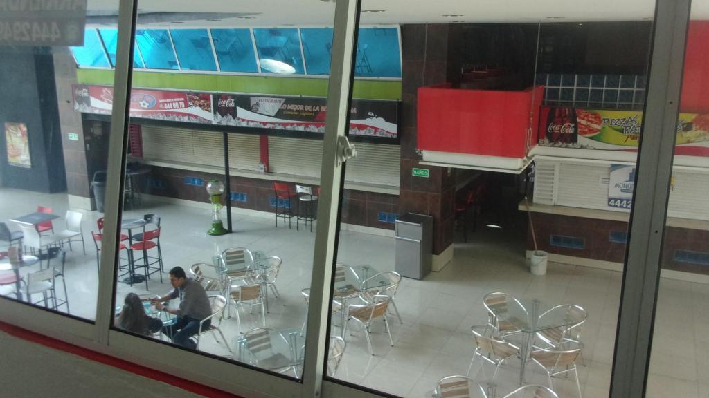 Se Arrienda Oficina En La Avenida Bolivariana  Área 20 Metros Cuadrados