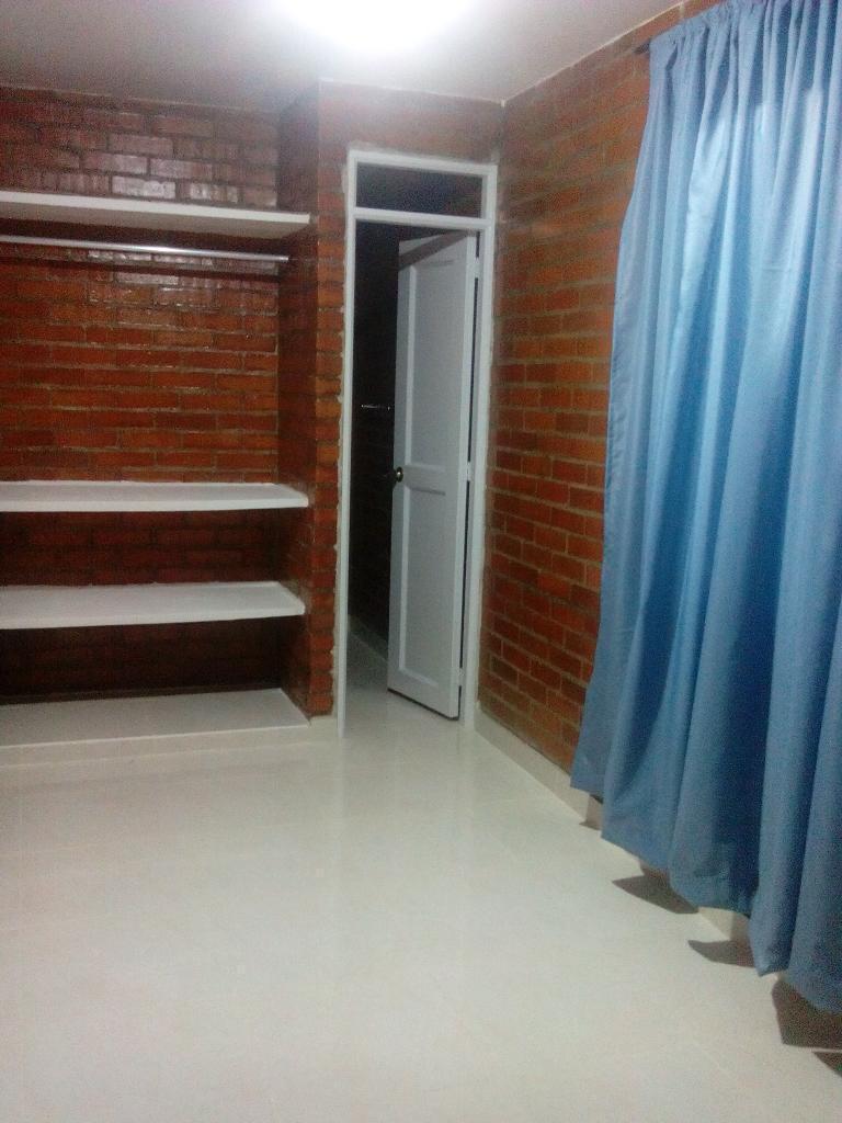 Alquilo Habitación para Hombre Solo