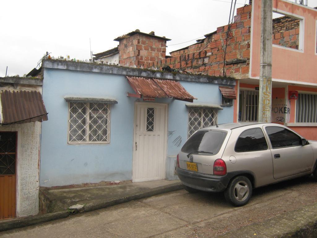 VENDO CASA LOTE PARA TERMINAR CONSTRUCION PRECIO JUSTO