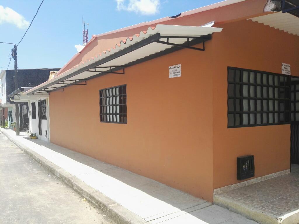 Casa Esquinera, Ubicada en El Barrio Balcones Del Llano
