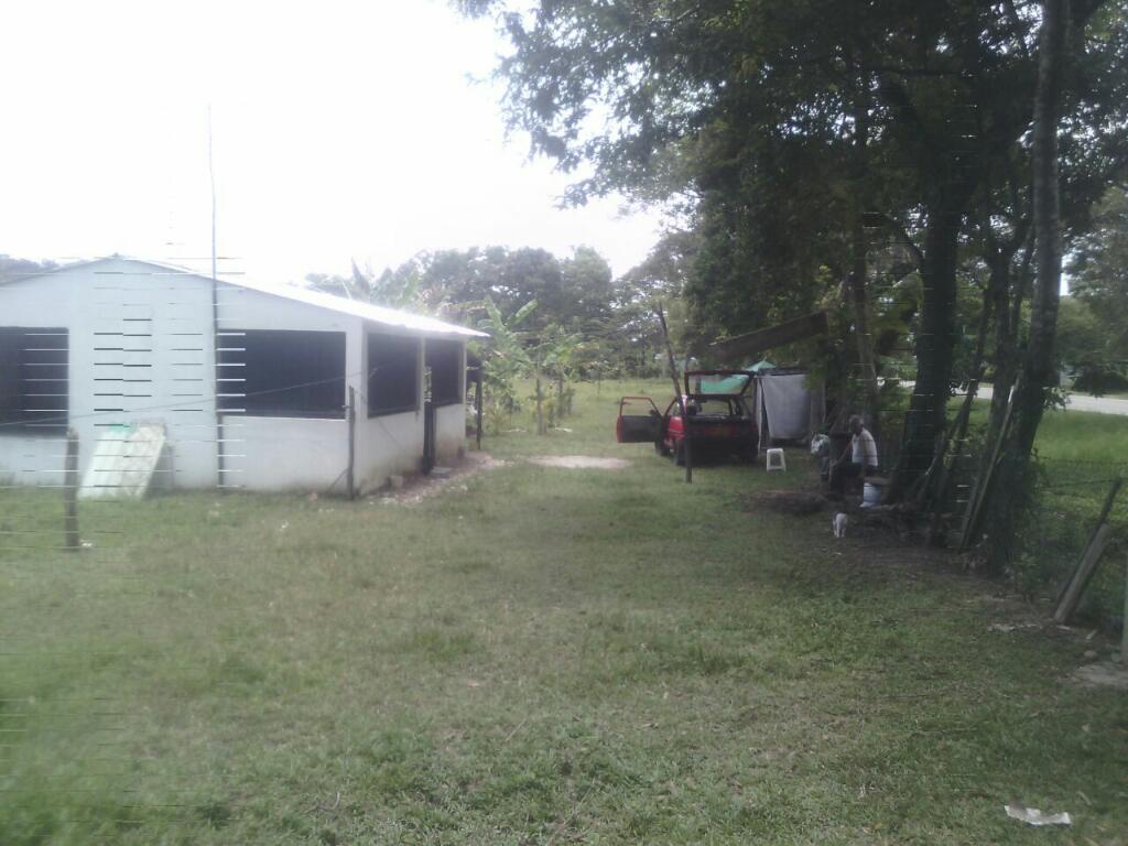 Casa Lote sobre La Auto Pista