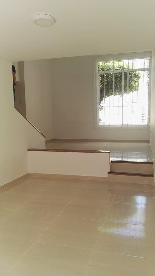 SE VENDE HERMOSA CASA UNIFAMILIAR PARA ESTRENAR EN EL ALVERNIA