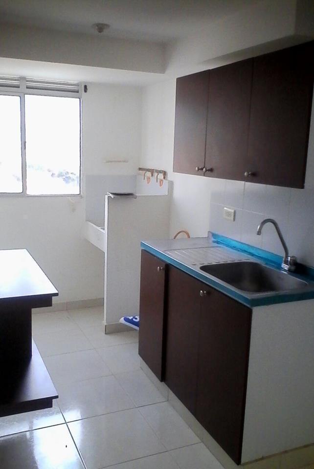 se arrienda excelente apartamento en tulipanes