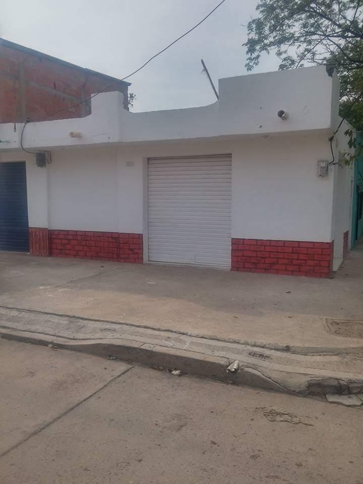 venta de 2 locales y casa