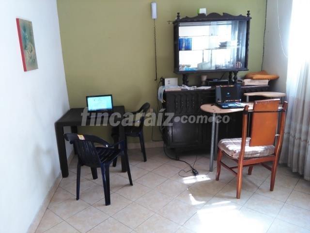 ARRIENDO HABITACIONES BARRIO LA PEDREGOZA