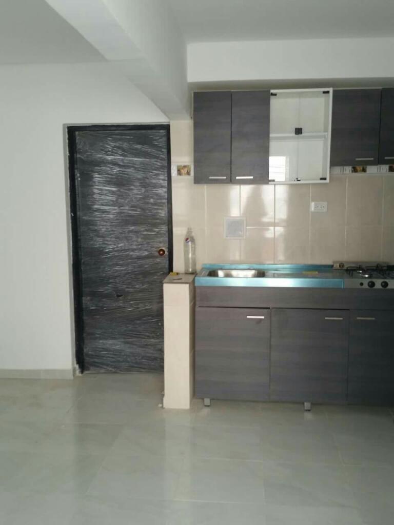 Arriendo apartamento barrio almirante colon