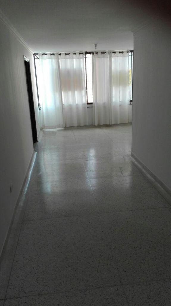 APARTAMENTO EN RIOMAR PARA ARRIENDO