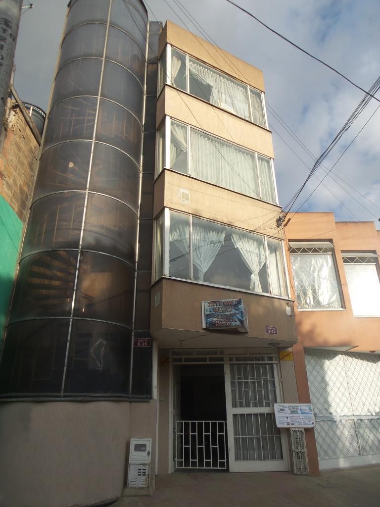 Vendo local comercial con apartamento, Soacha León XIII, transmilenio