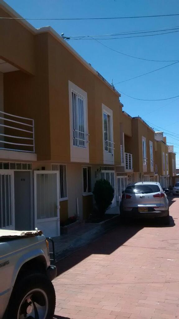 Vendo casa serca ha surti plaza