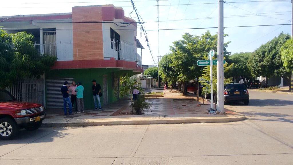 Se Vende Propiedad, Consta de 3Aptos Y 3Locales