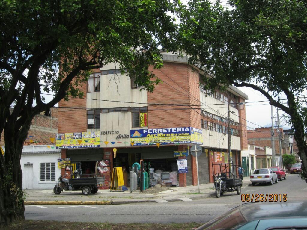 Edificio esquinero rentando