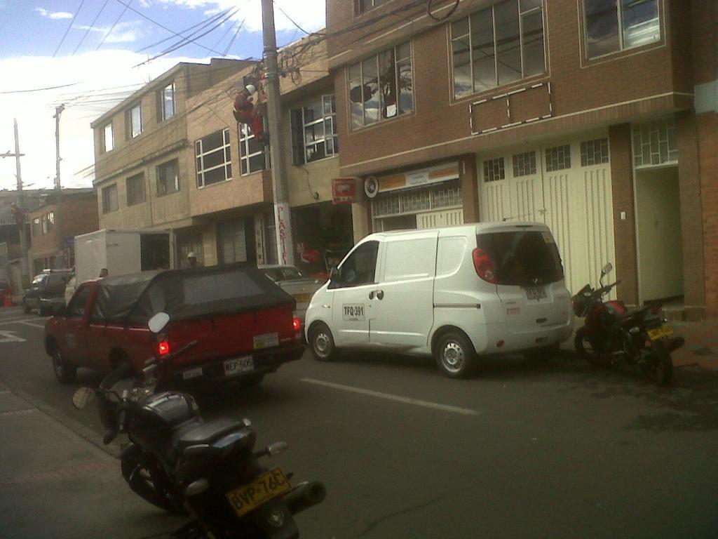 casa bodega en La Estrada Rentando Tres pisos Zona de artes gráficas