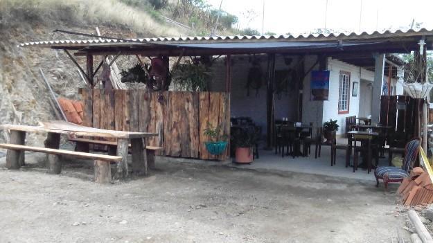 SE VENDE HOTEL BAR RESTAURANTE SITIO TURISTICO