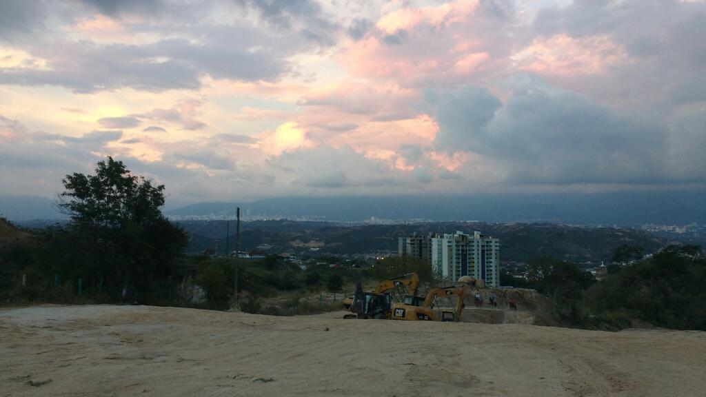 Vendo lotes en giron la campiña una vista un clima excelente finaciacion directa