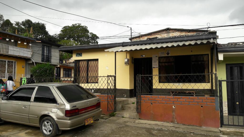 Se Vende Casa Esquinera Comercial Barrios Los Comuneros
