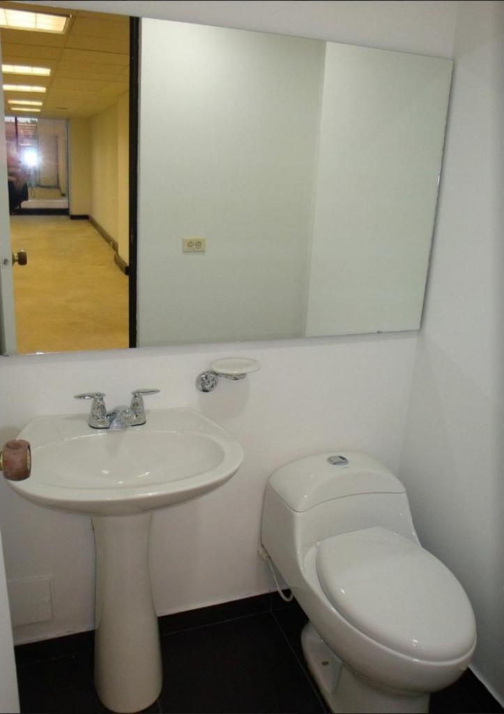 Cod. ABLUI2675 Oficina En Arriendo En Bogota Chico Norte