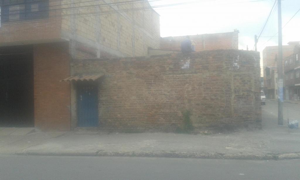 VENDO CASALOTE TODOS LOS SERVICIOS ESQUINERO160 M2