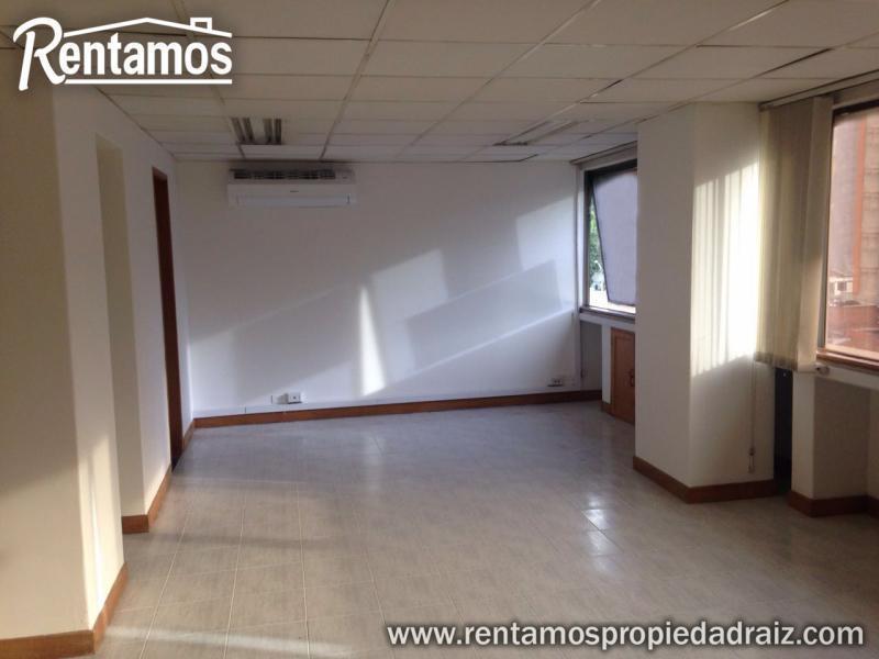 Cod. ARPR3918 Oficina En Arriendo En Medellin Conquistadores