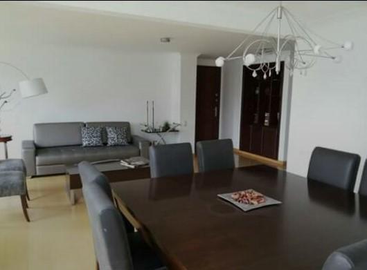 VENDO APARTAMENTO EN PINARES, EXCELENTES ESPACIOS, AMPLIO