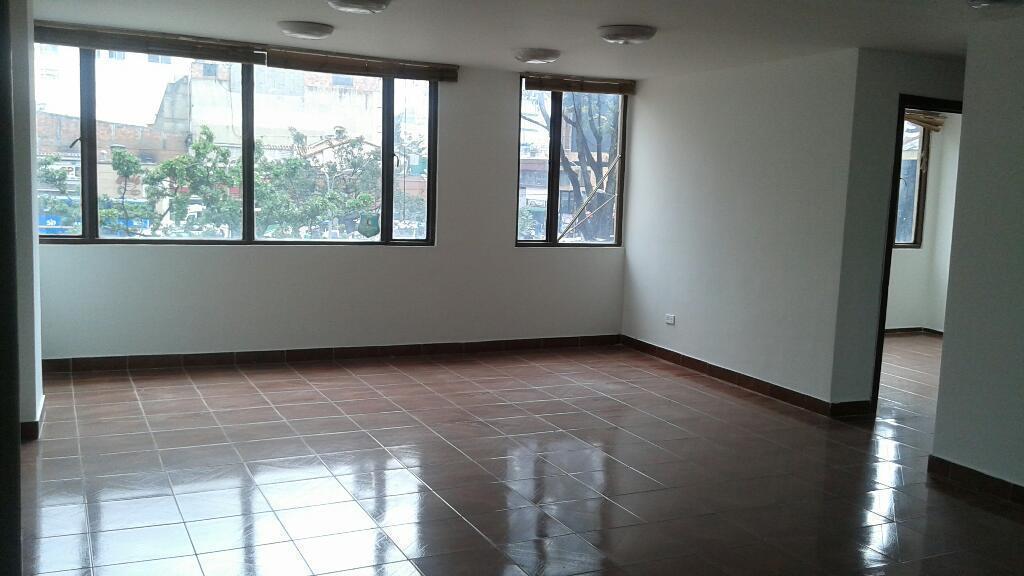 Arriendo Oficina en Lourdes Vista Al Parque 2do Piso