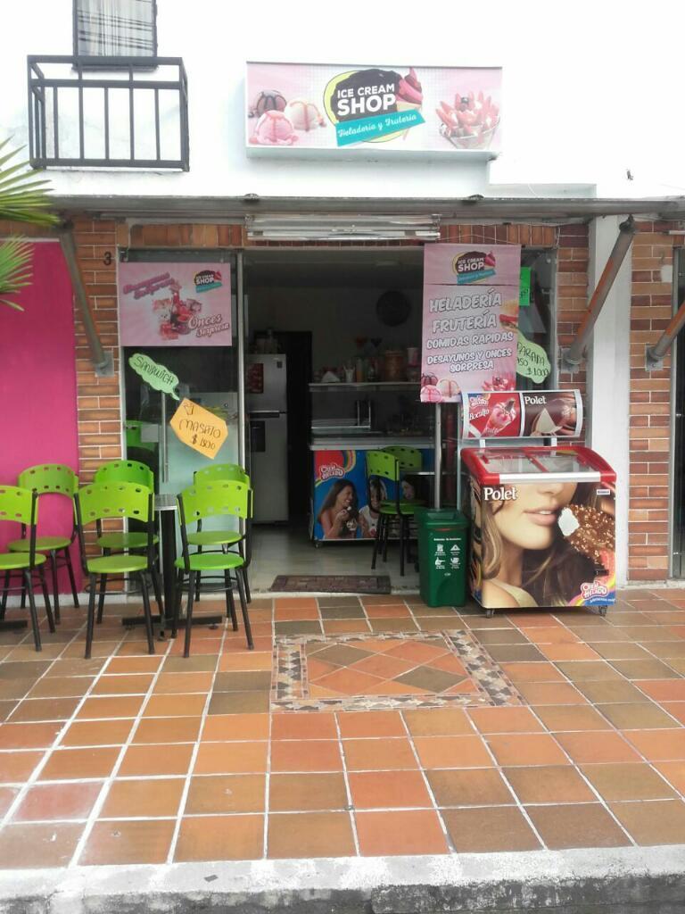 Se Arrienda Heladeria Fruteria