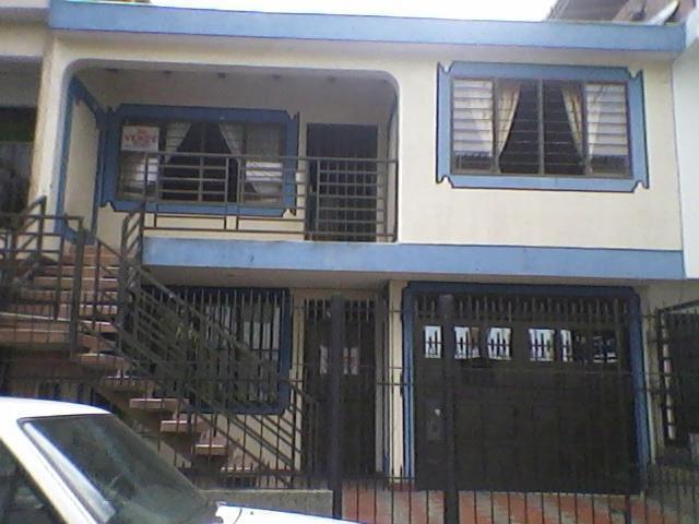 VENDE CASA BIFAMILIAR INDEPENDIENTES INF 3046298186