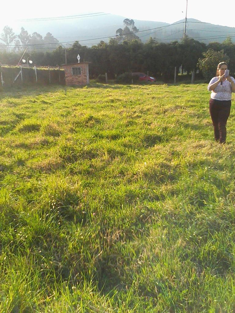 Vendo espectacular lote de 1.500 M2 en Chia, Tiquiza, sobre via