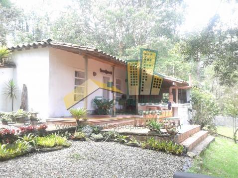 Excelente casa finca en el Poblado 2SL1449