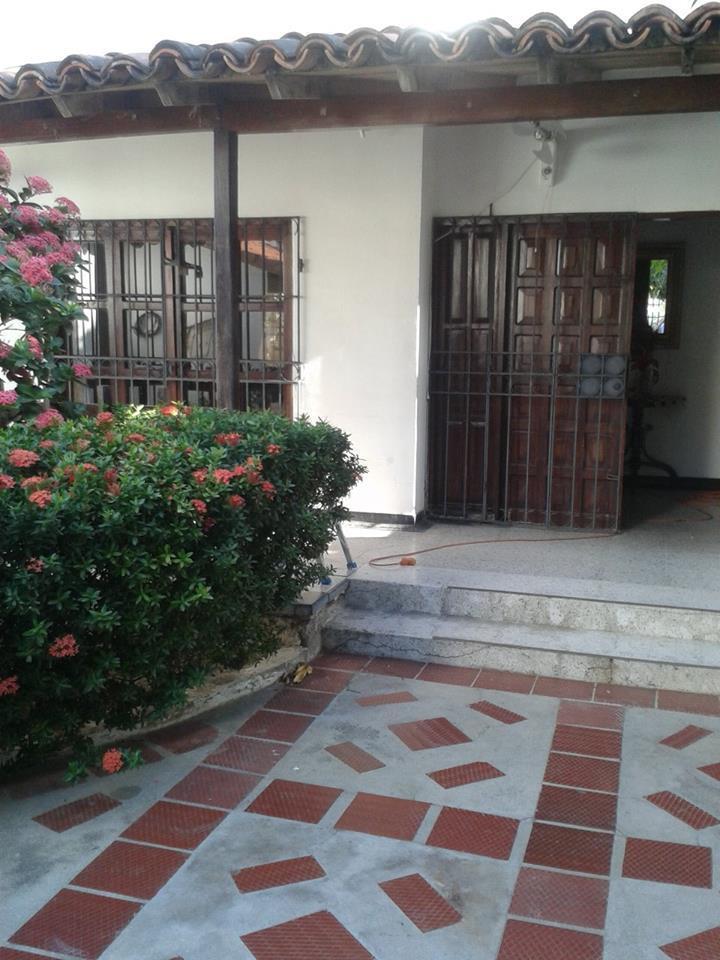 Se vende casa grande en El Rodadero, , buen precio