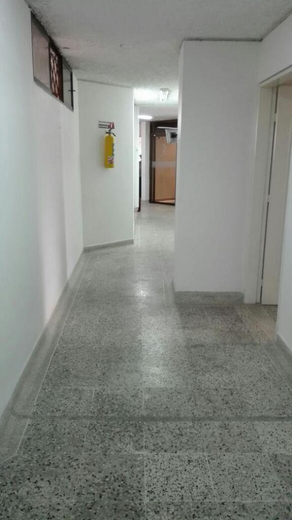 ARRIENDO PISO COMPLETO EN CABECERA PARA IPS ,EPS U OFICINAS, MUY BUENA UBICACION