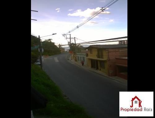 Venta de casa lote  sector el Salado COD: 402469