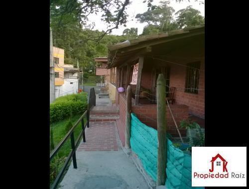 Venta de casa lote  sector el Salado COD: 402469