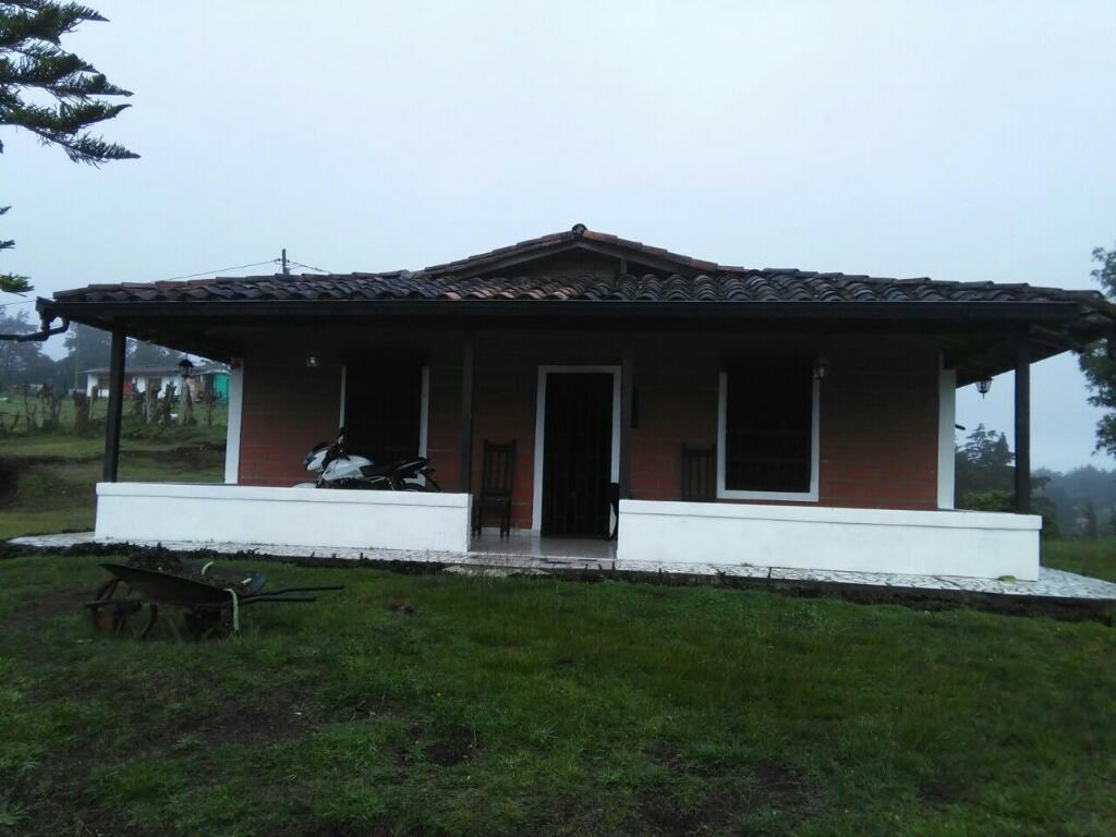 Casa Finca en Santa Elena Central