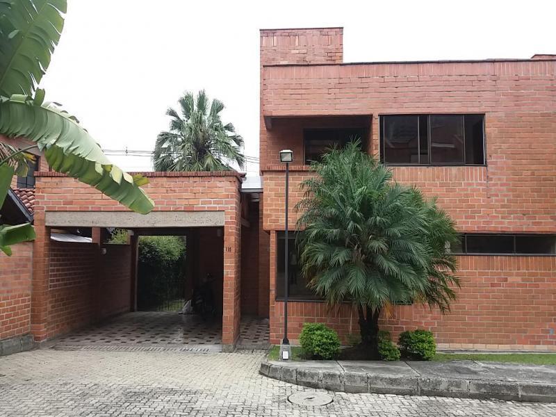 Cod. ACON33596 Casa Campestre En Arriendo En Medellin El Poblado