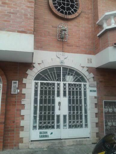 ARRIENDO APARTAESTUDIO en el Barrio la Universidad