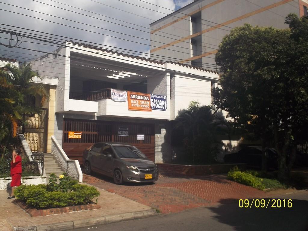 Arriendo Casa cod 2266 Barrio Cabecera 360 metros