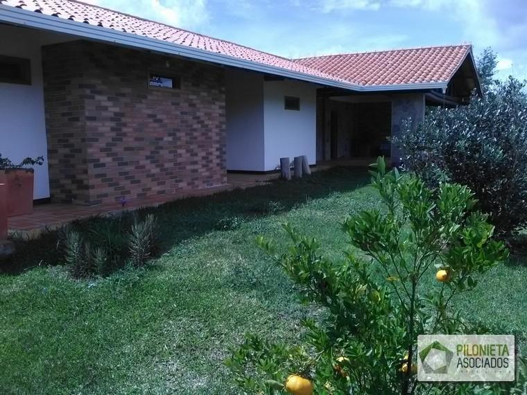 VENDO CASA CONDOMIIO EN